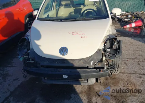 2009 Volkswagen New Beetle 2.5L z USA, uszkodzony, nr VIN 3VWPW31C79M513499